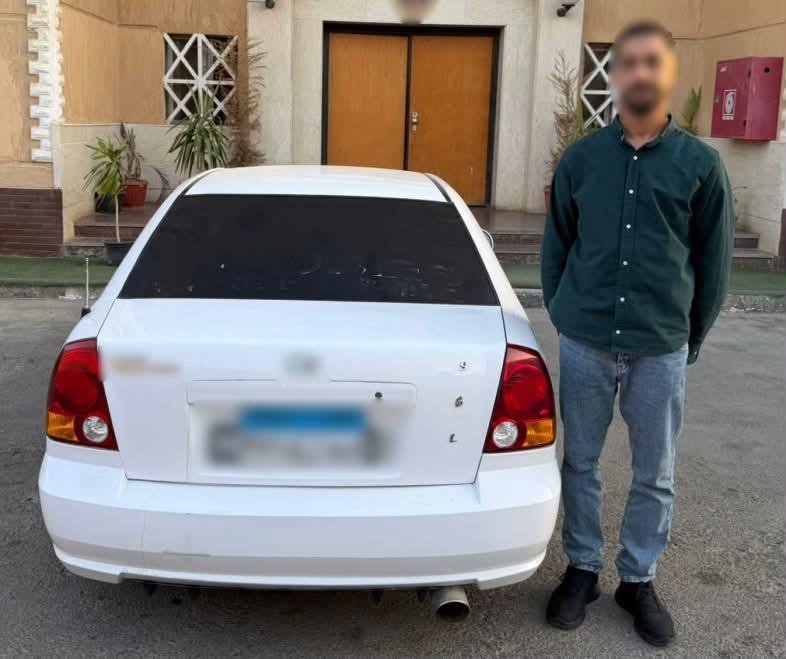 ضبط سائق لوضعه عبارات خادشة لل...