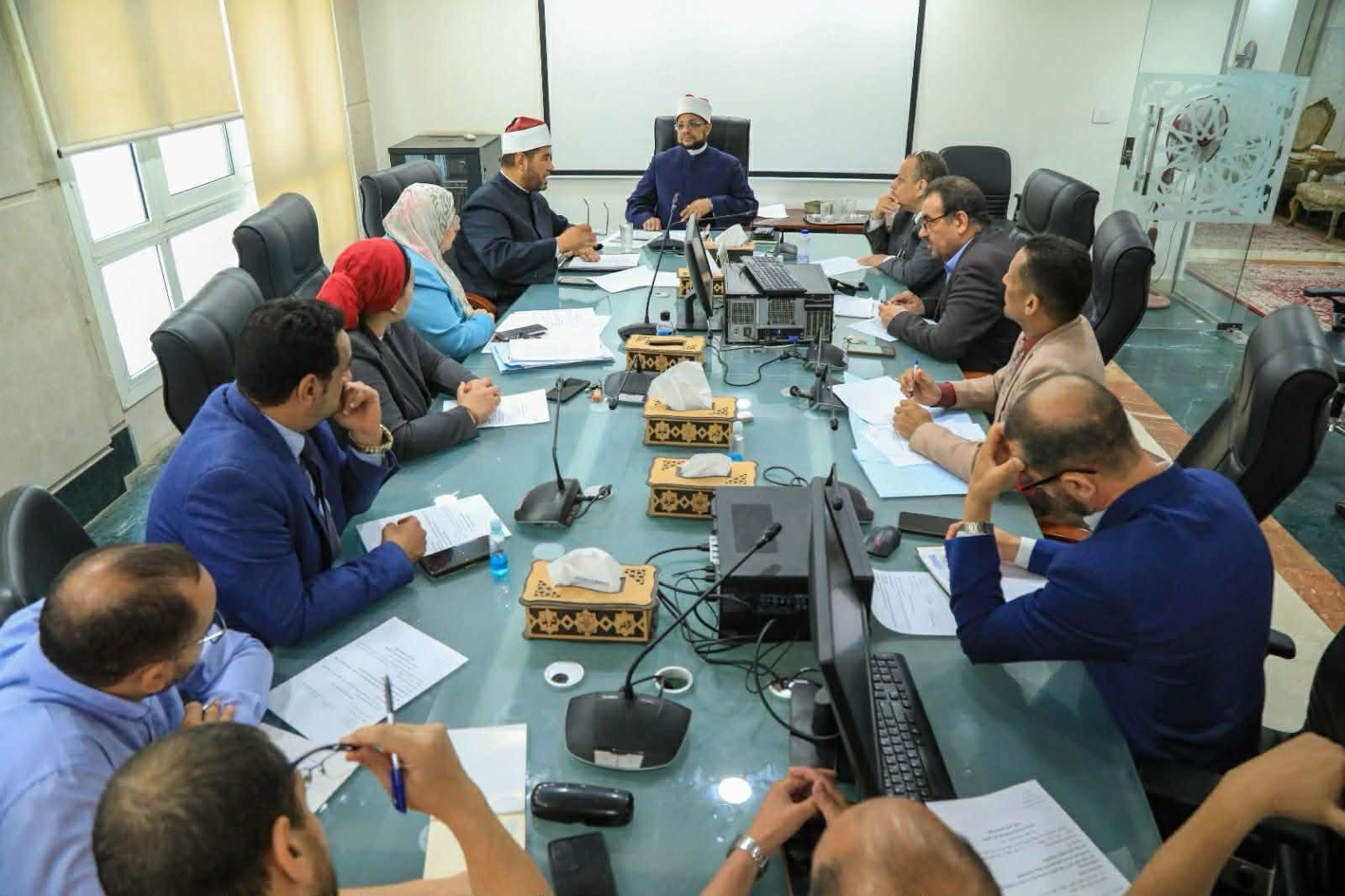 لجنة المراجعة بمجمع البحوث الإ...