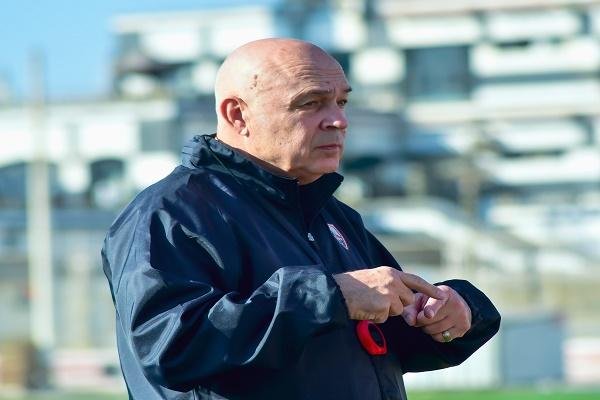 الزمالك يعلن حل أزمتي مستحقات...