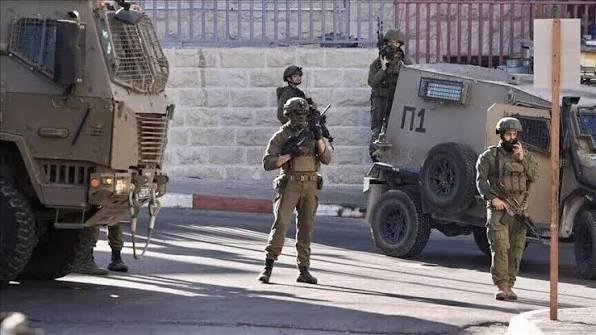 إسرائيل تعتقل 10 فلسطينيين.. و...