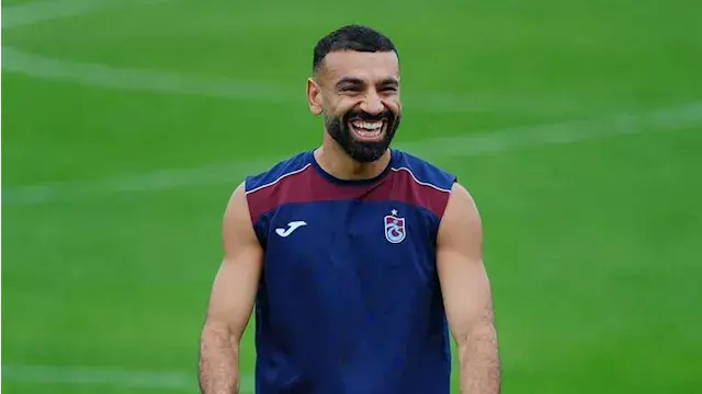 بابتسامة لافتة.. محمد صلاح يست...