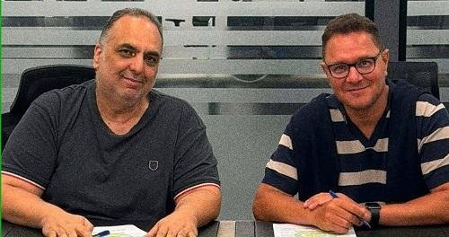 مودرن يتعاقد مع المغربي محمد أ...