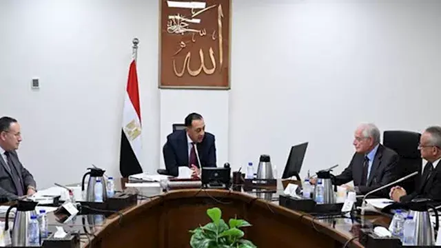 توجيهات رئاسية.. مدبولي يبحث ا...