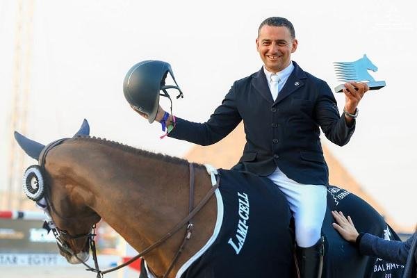 وزير الرياضة يهنئ سامح الدهان بالتتويج التاريخي في جولة لونجين العالمية