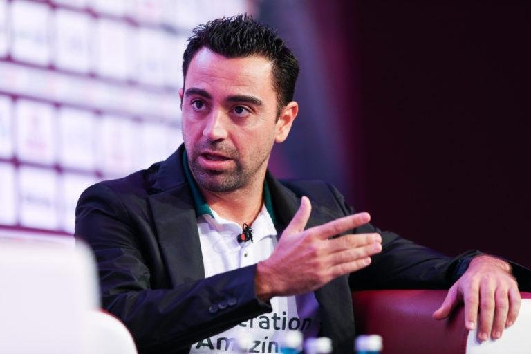 تشافي يوافق على تدريب منتخب هو...