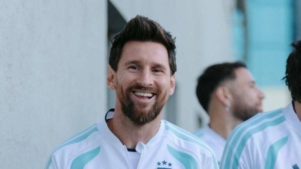 لويس إنريكي: ميسي أفضل لاعب في التاريخ.. وعلى لامين يامال التركيز على تطوير نفسه