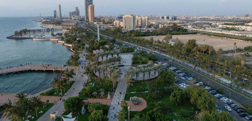 جدة تودع الصيف برطوبة عالية