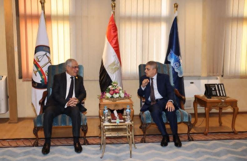 الفريق أسامة ربيع: توطين صناعة...