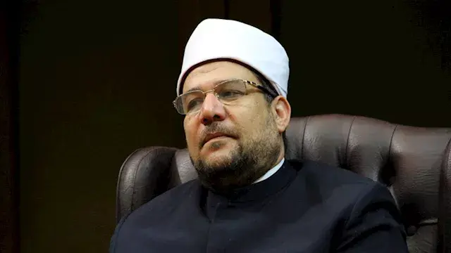 وزير الأوقاف السابق يطالب بحوا...