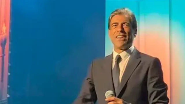 بـ"وجه مترهل وتجاعيد".. القصة...