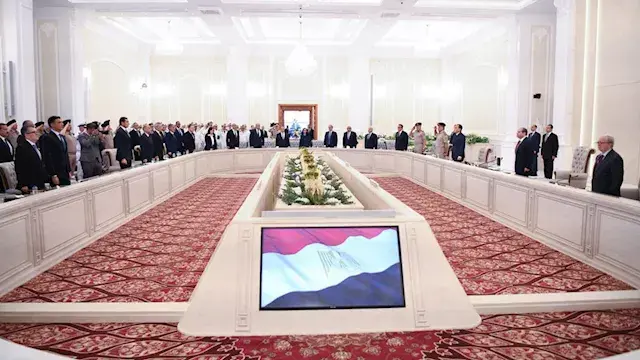 الرئاسة تنشر صور اجتماع السيسي مع الحكومة والمحافظين وقيادات الدولة