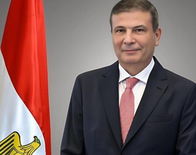وزير الزراعة يعلن فتح السوق ال...