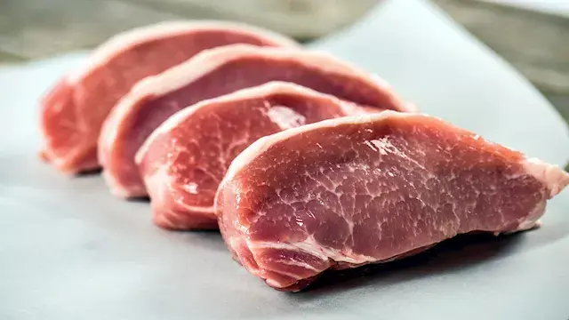 ما الفرق في القيمة الغذائية بين لحوم العجول والغنم والماعز والضاني؟