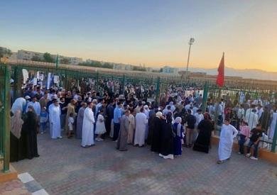 أطفال وأجواء روحانية.. آلاف المواطنين يتوافدون على ساحات ومساجد جنوب سيناء لأداء صلاة العيد