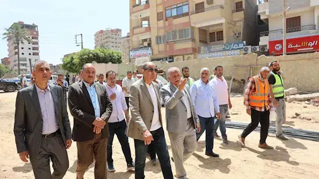 محافظ المنيا يتفقد أعمال توسعة مدرسة الشعب ببني مزار -صور
