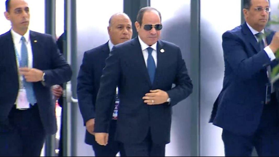 الرئيس السيسي يصل إلى مقر انعق...