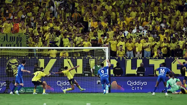 بالفيديو.. لقطة كارثية من حارس النصر تشعل الدوري السعودي