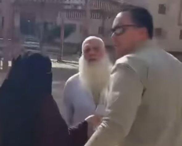 الأوقاف: الشخص الظاهر في فيديو...