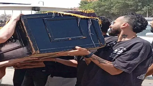 إبراهيم سعيد يشيع جنازة والدته (صور)