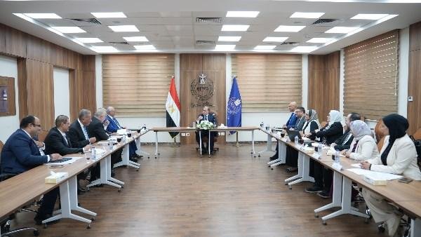 رئيس هيئة الدواء يبحث مع ممثلي غرفة صناعة الدواء تعزيز الشراكة ودعم تنافسية الصناعة الوطنية