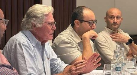 إدارة مهرجان القاهرة السينمائي ترد على تساؤلات الصحفيين في جلسة ودية