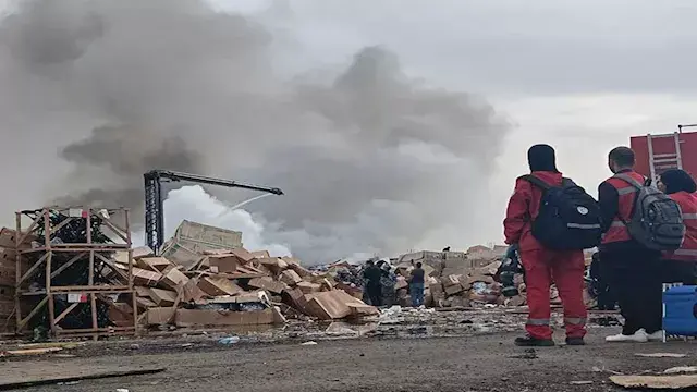 بينهم رجال حماية مدنية.. ارتفاع مصابي حريق مخازن قليوب إلى 14 شخصًا (صور)
