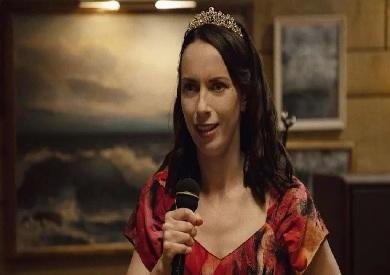 إيمي الـ78.. كيت أوفلين أفضل ممثلة مساعدة في مسلسل كوميدي