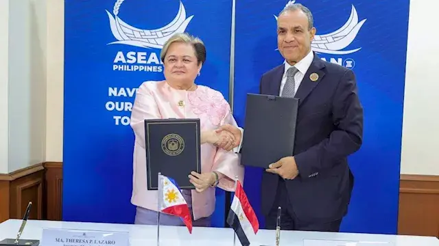 مصر والفلبين توقعان اتفاقًا لف...