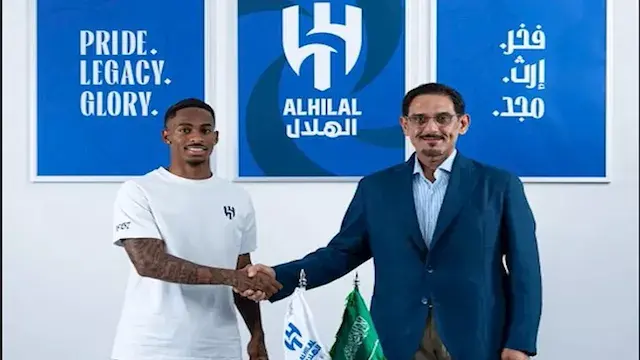 رسمياً.. الهلال يعلن التعاقد م...