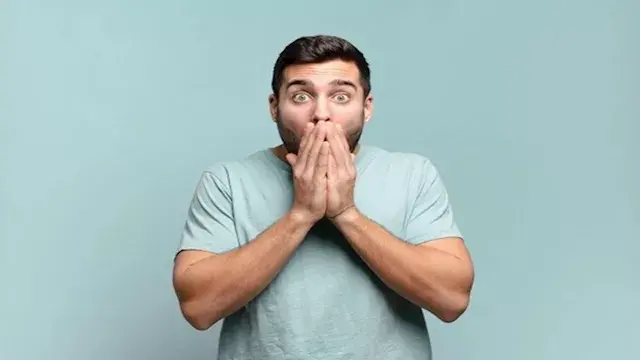 متى تكون رائحة الفم الكريهة مؤ...