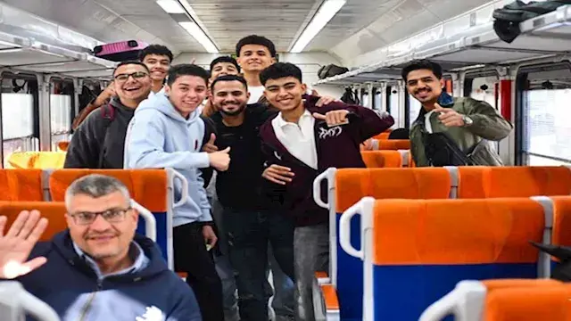 صور.. إقبال جماهيري على قطار ا...