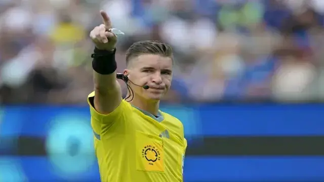 "من النخبة ومحامياً في مجال ال...