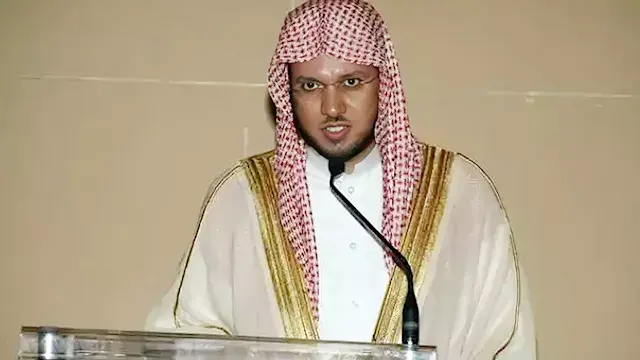 خطيب المسجد النبوي يحذر من الد...