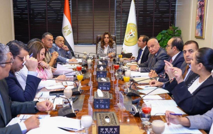 وزيرة التنمية المحلية والبيئة:...