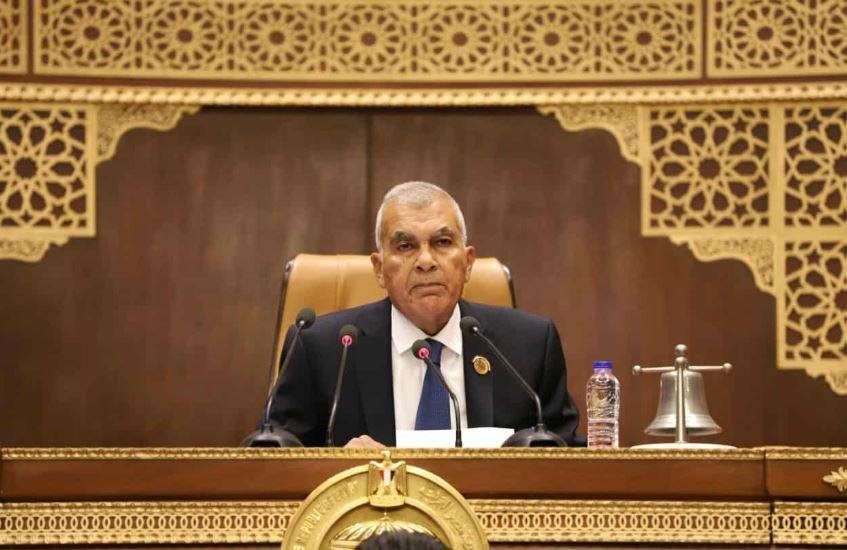 رئيس مجلس الشيوخ يرفع الجلسة ا...