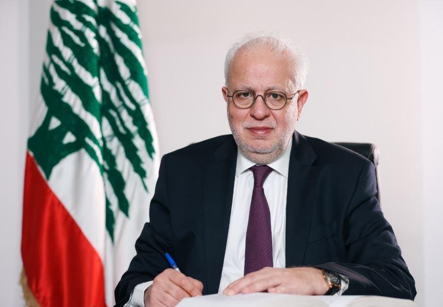 وزير العدل اللبناني: سلاح حزب الله لم يقدم إلا الدمار والموت لبيروت