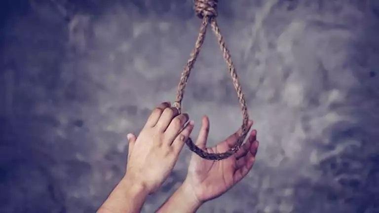 بسبب أزمة نفسية.. انتحار شاب د...