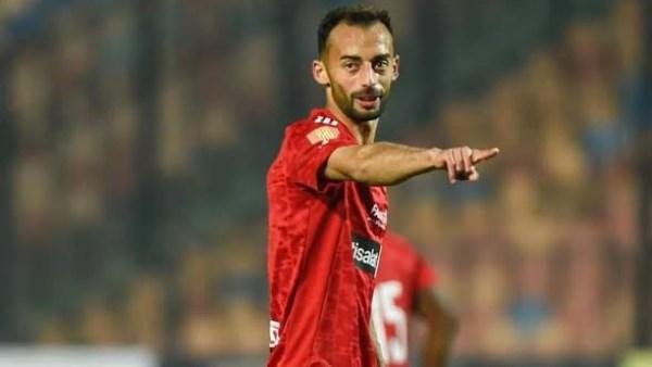 قرار مفاجئ من الأهلي.. لا عقود...