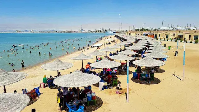 مصيف على قد الإيد.. "شاطئ السو...