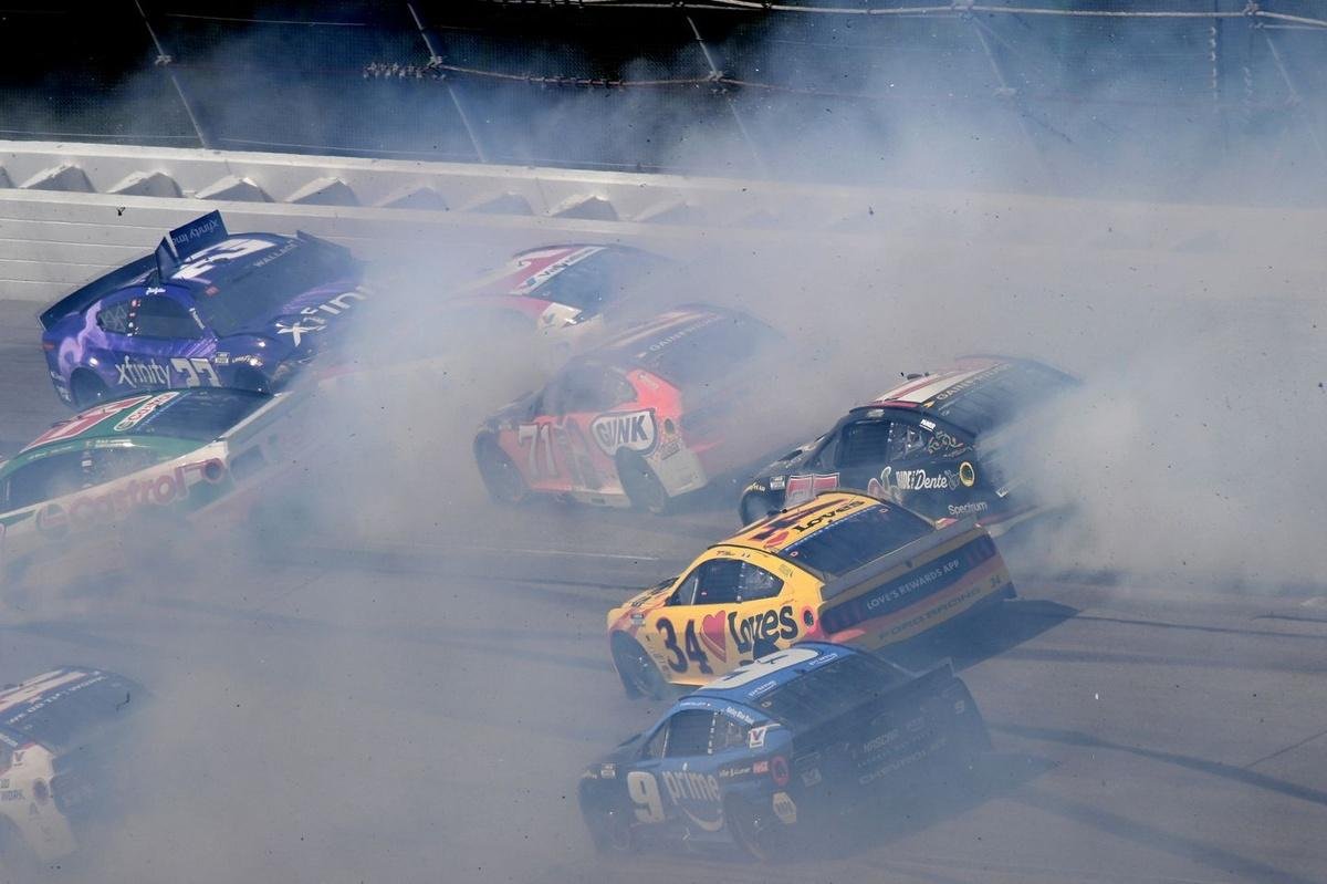 NASCAR Cup title contenders living on a prayer at Talladega