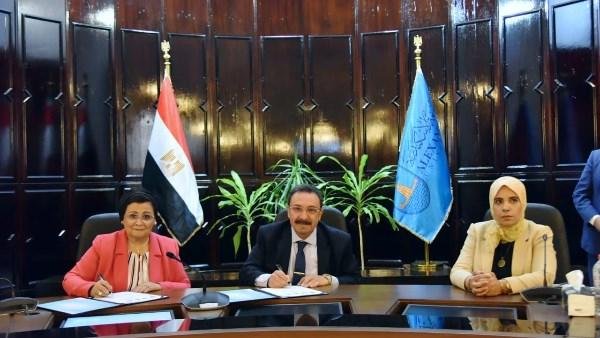 عبلة الألفي توجه بتركيب وسائل تنظيم الأسرة طويلة المفعول بعد الولادة