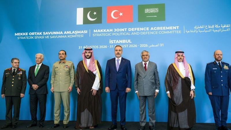 السعودية وباكستان وتركيا.. "حلف مكة" يجتمع في الرياض لبحث التطورات في المنطقة