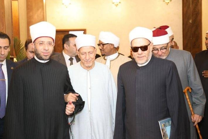 وزير الأوقاف: الأدب النبوي أسا...
