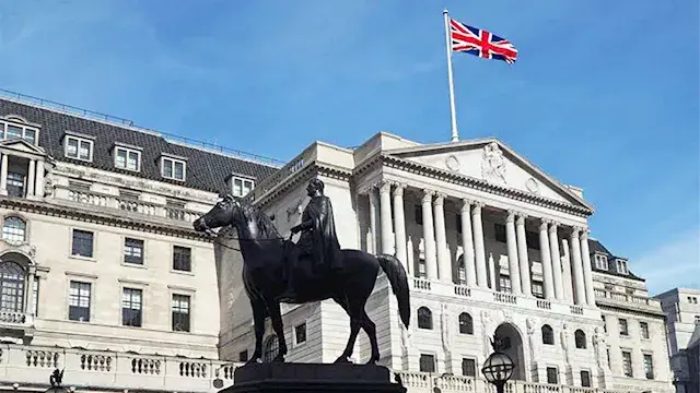 بريطانيا تحذر من السفر إلى الك...