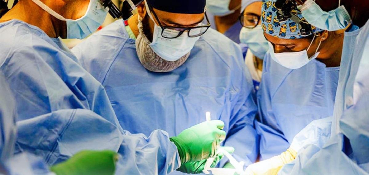 أول جراحة متقدمة لإعادة بناء الفك في قطر