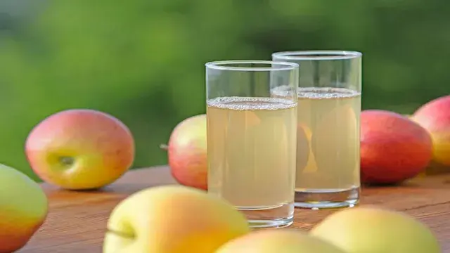 ماذا يحدث لجسمك عند شرب عصير ا...