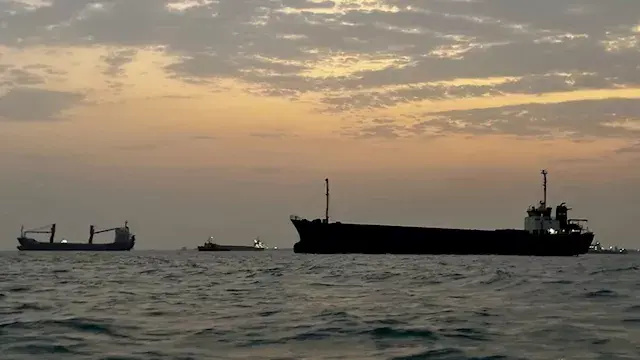 واشنطن تعلن تدمير زورقين إيرانيين في مضيق هرمز