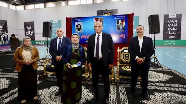 بينهم 14 مشرفًا.. محافظ كفر الشيخ يسلم 632 حاجًا "جوازات السفر" وتذاكر الطيران -صور