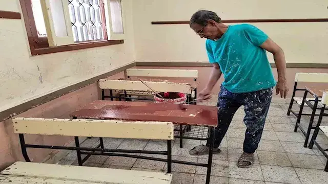 "المعاش لم يطفئ شغفه".. مدرس ب...