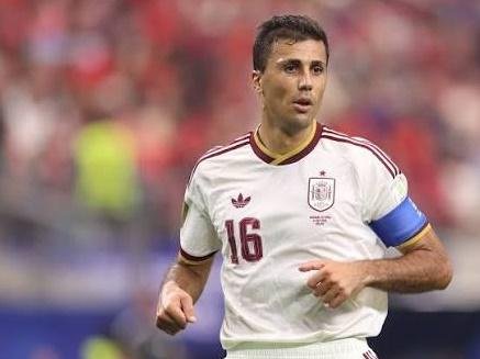 رودري يفتح الباب أمام انتقال محتمل إلى ريال مدريد في الميركاتو الصيفي